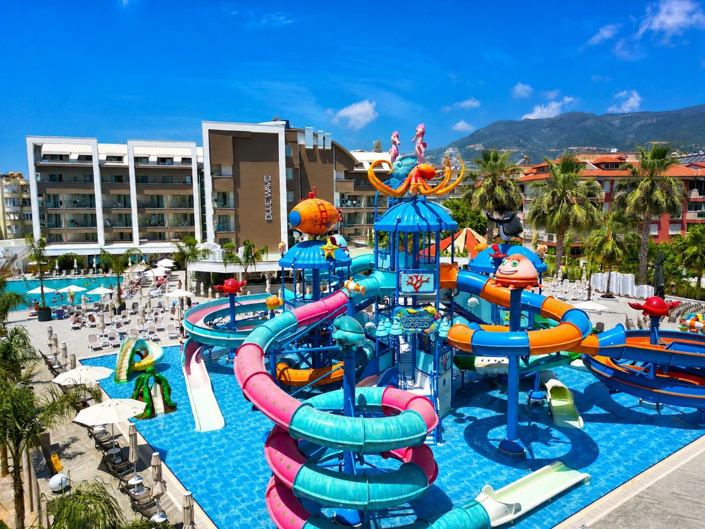 BLUE WAVE SUITE HOTEL