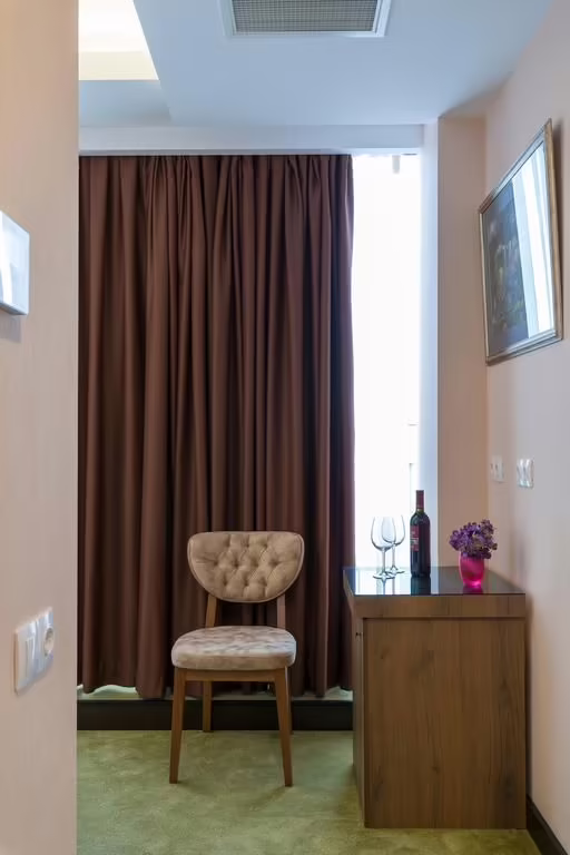 VERANOVA HOTEL
