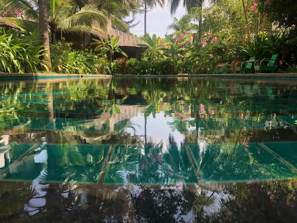 FULL MOON BEACH RESORT
