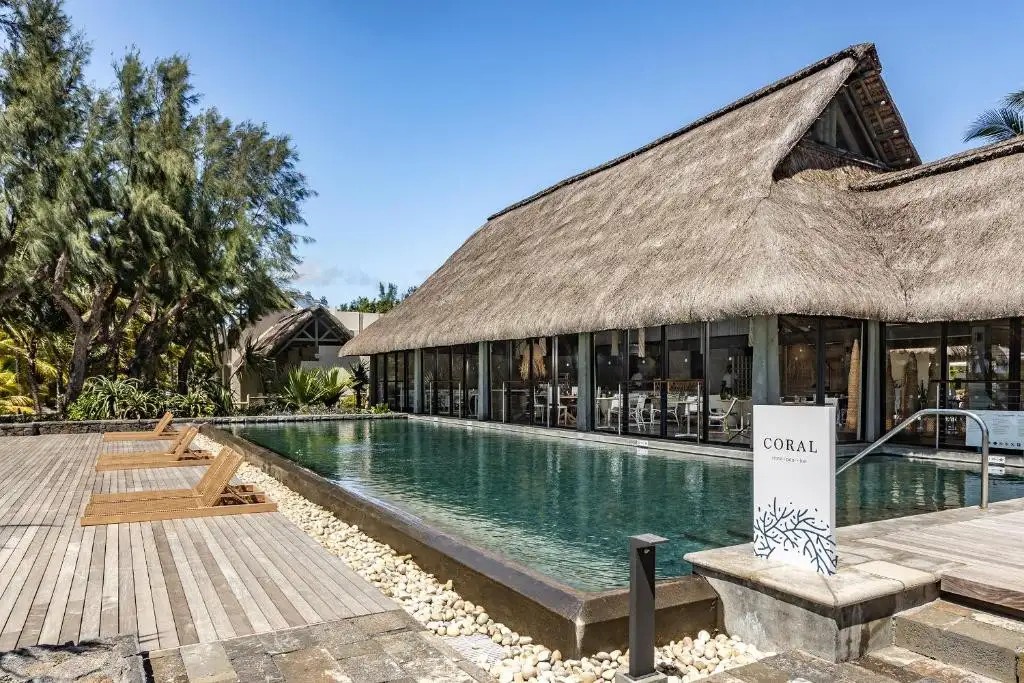 LAGOON ATTITUDE ADULTS ONLY 18+