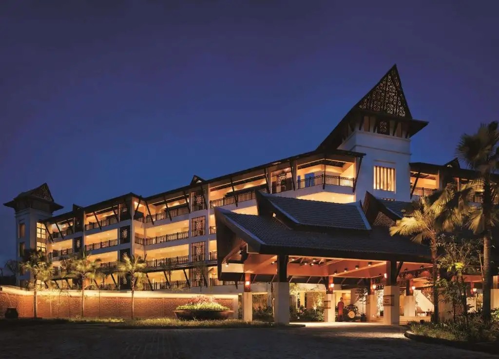 SHANGRI-LA'S RASA RIA RESORT