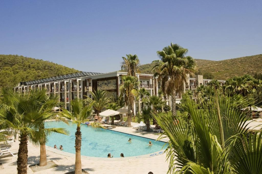 GREEN BAY RESORT (EX. CRYSTAL GREEN BAY RESORT & SPA)