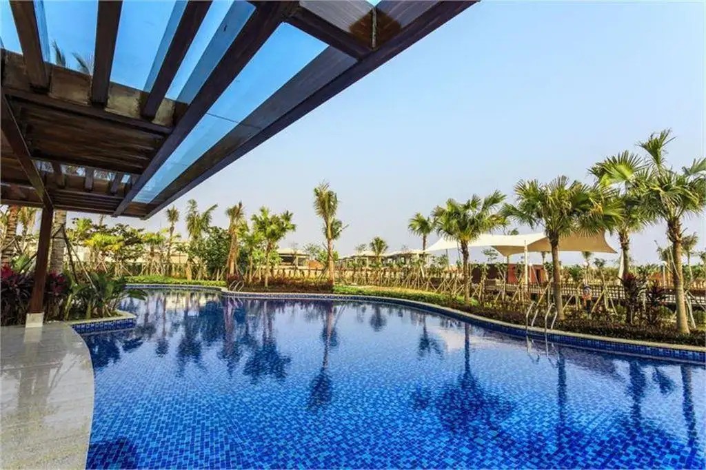 ALOHA OCEANFRONT SUITE RESORT