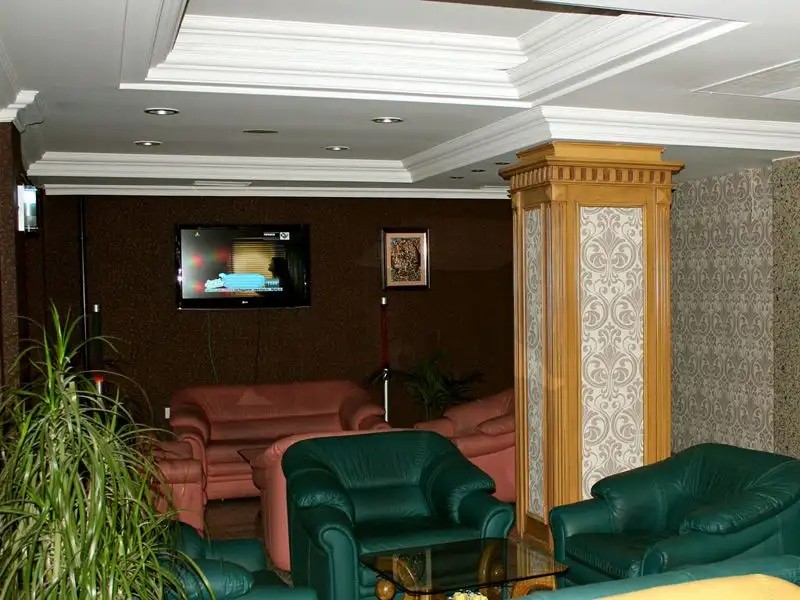 VERSION HOTEL LALELI