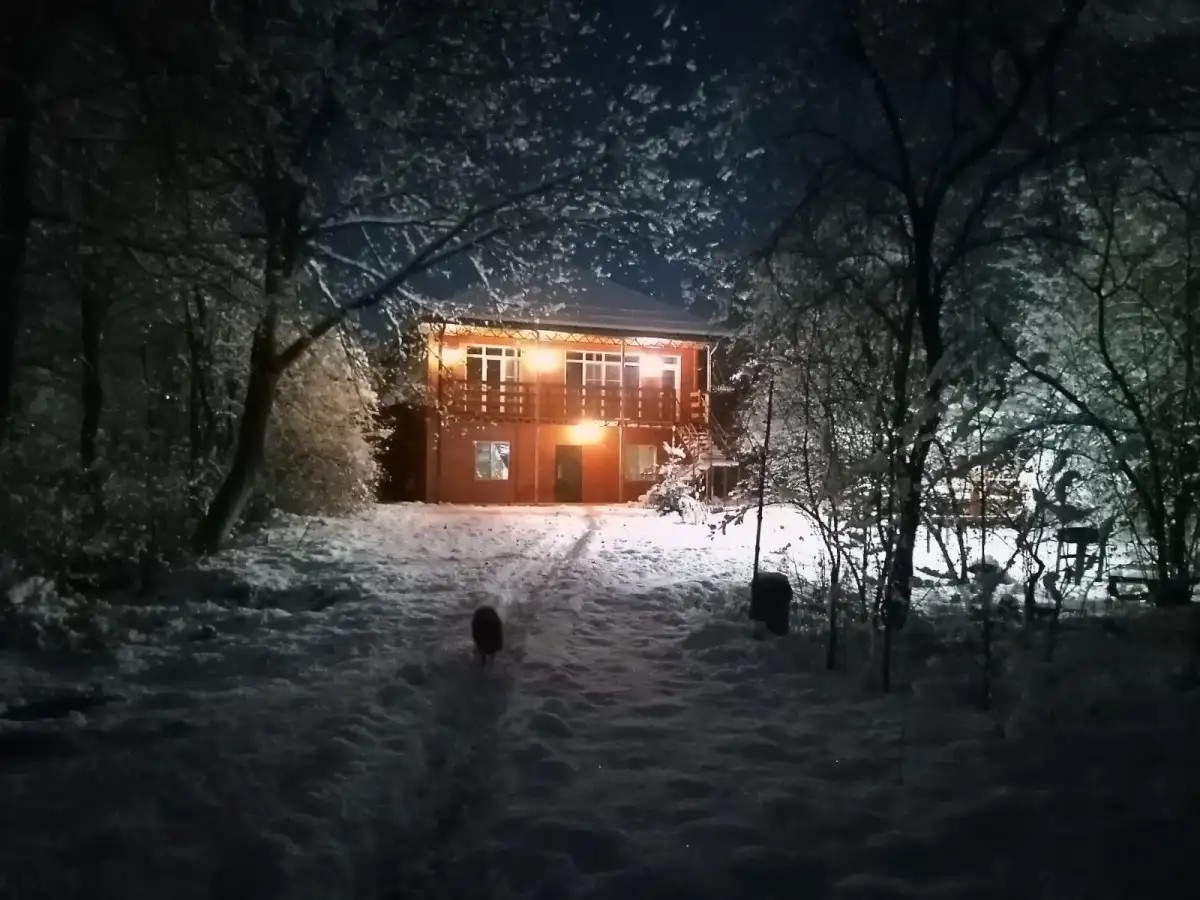 ХИЖИНА КАМЕННОМОСТСКИЙ
