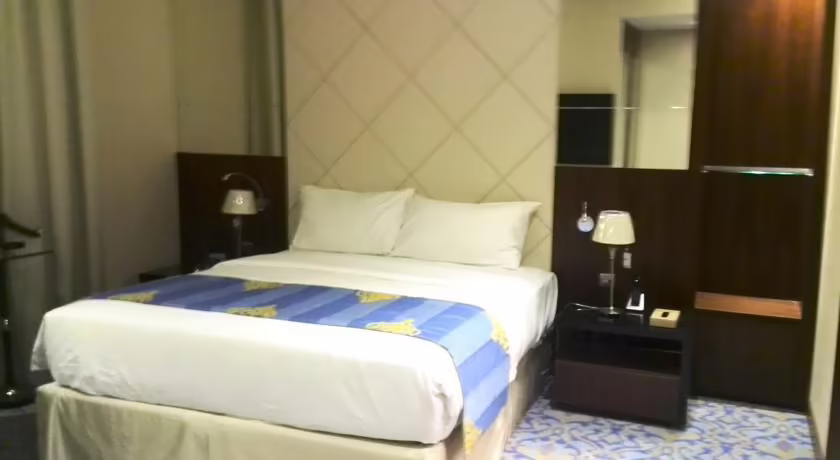 RAVIZ CENTER POINT HOTEL