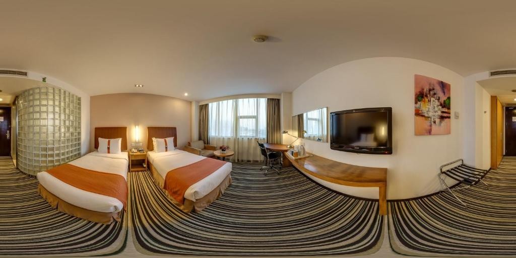 HOLIDAY INN EXPRESS JINQIAO CENTRAL