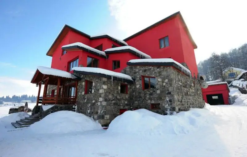 RED HOUSE