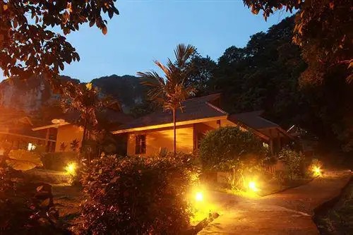 TONSAI BAY RESORT
