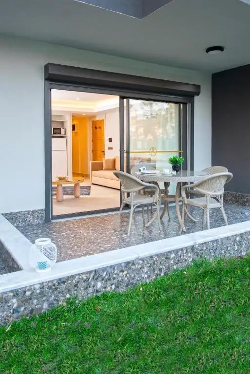A SUITE SIDE