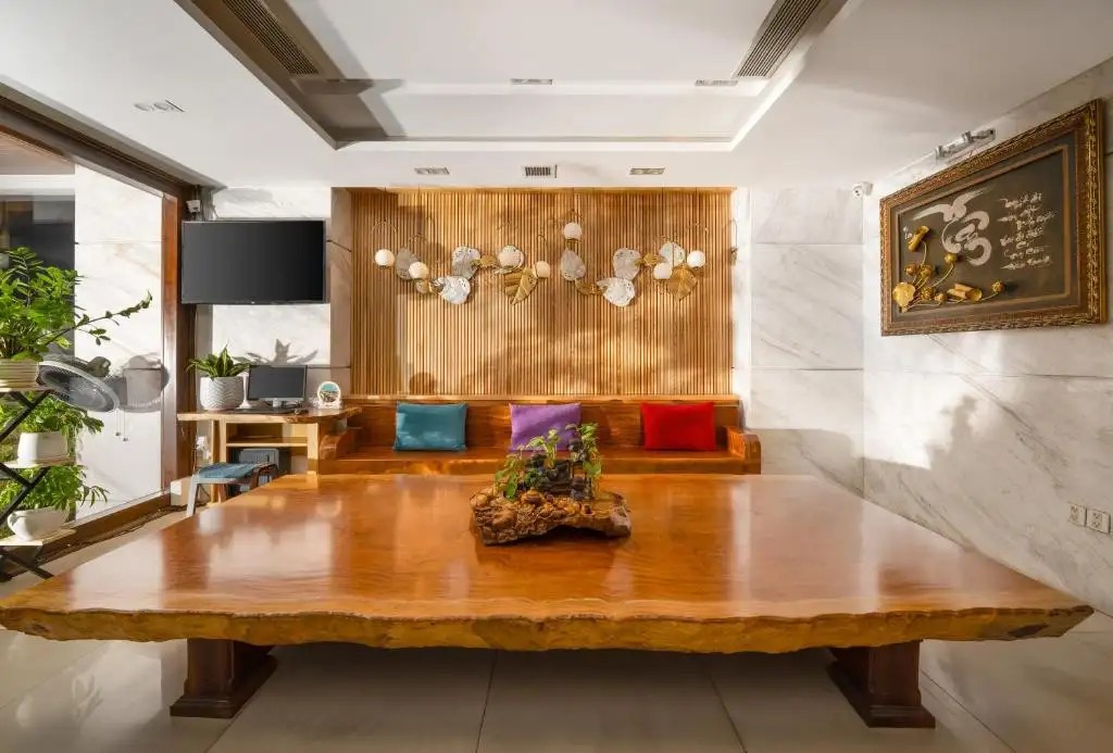 WHITE SAND HOTEL & APARTMENT