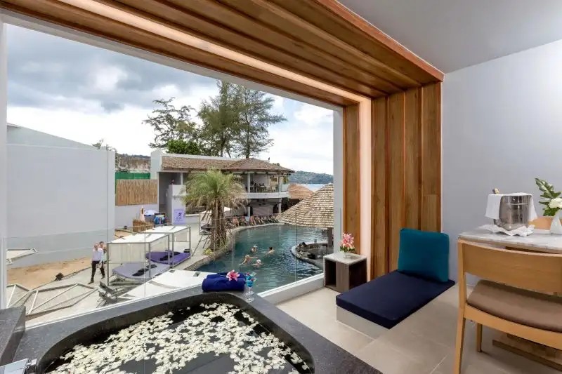 THE BAY AND BEACH CLUB (EX. PATONG BAY GARDEN RESORT)