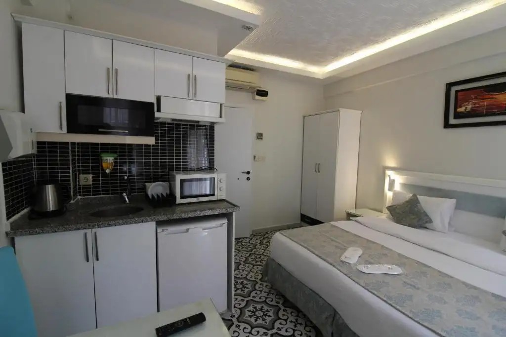 LEMON RESIDENCE