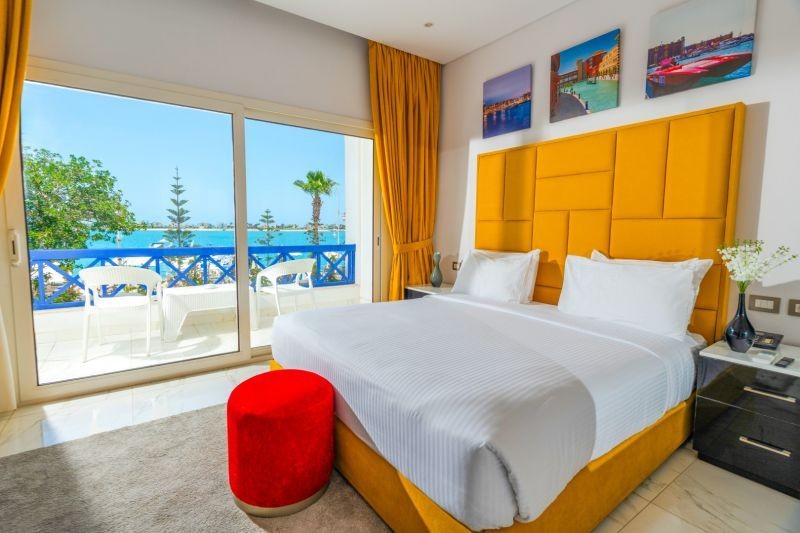 family sea view