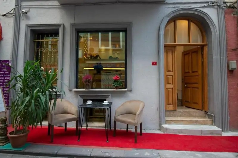 SEVEN ROOMS OLDCITY HOTEL