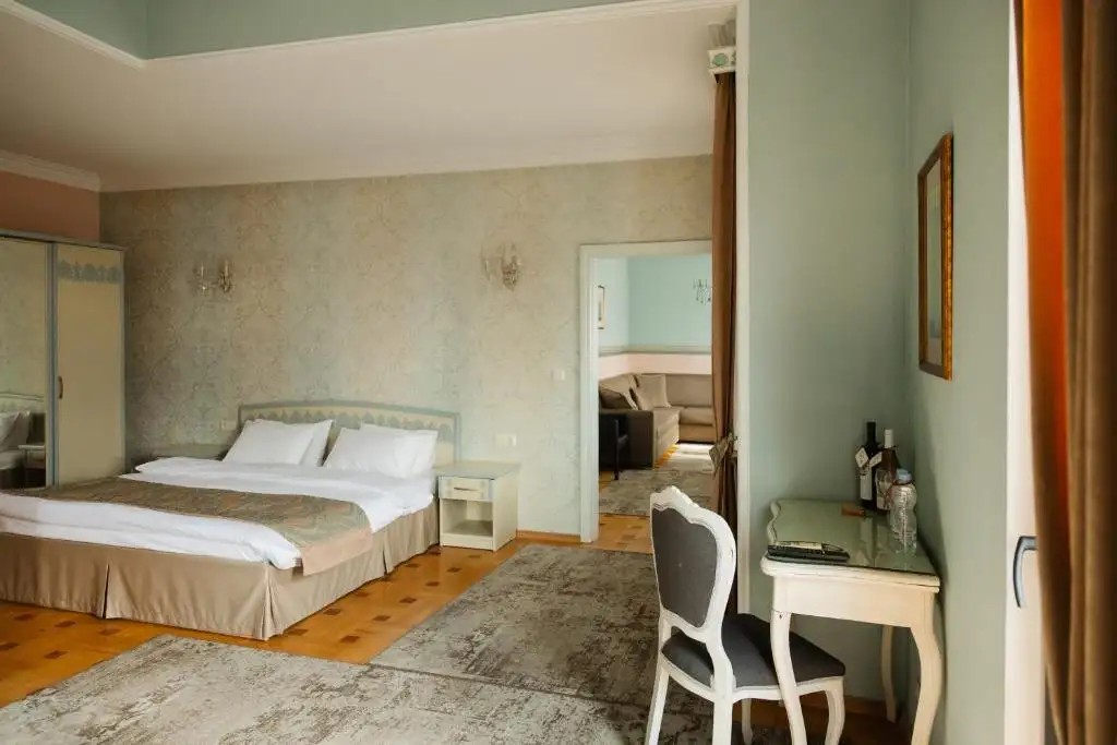 REIKARTZ CITY TBILISI HOTEL