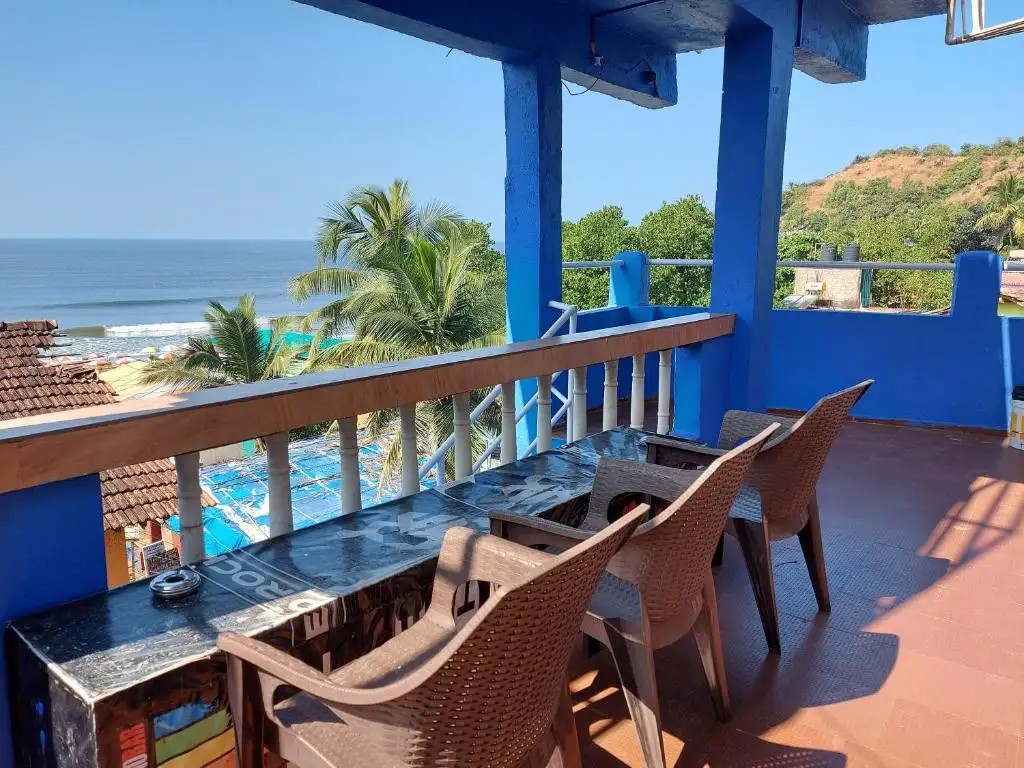 RED ROCK BEACH HOTEL
