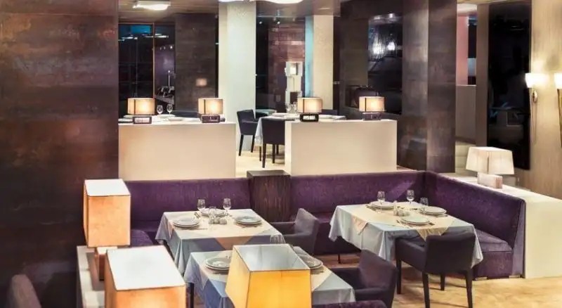 RAMADA HOTEL & SUITES