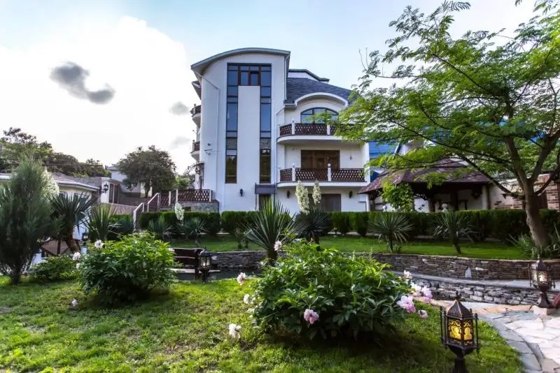 RESIDENCE LEONORA (РЕЗИДЕНЦИЯ ЛЕОНОРА)