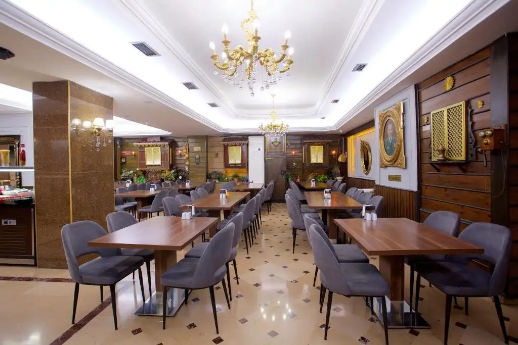 GRAND ANT HOTEL