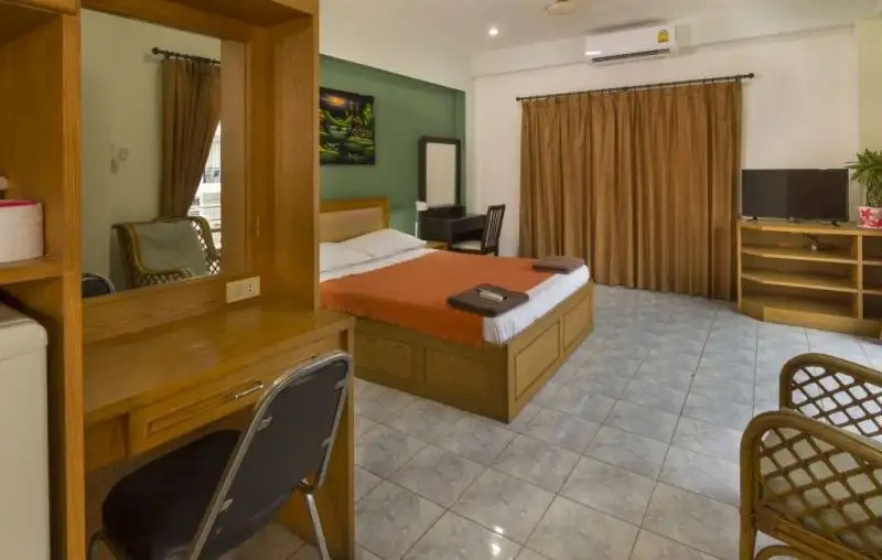TRAVELLERS REST HOTEL