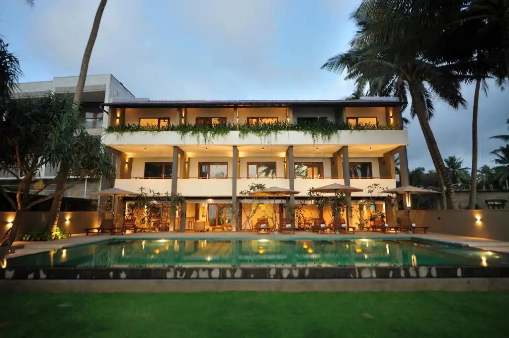TANTALIZE BEACH RESORT