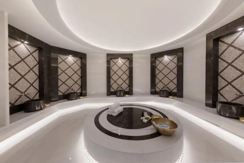 HALLMARK HOTEL & SPA