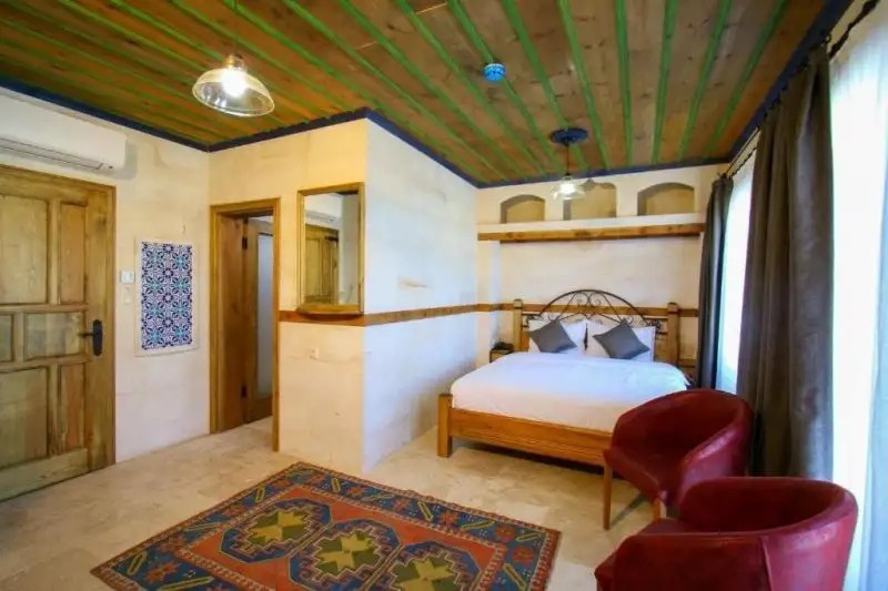 SAPPHIRE STONE HOUSE