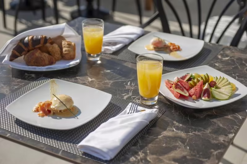 VIVID BLUE SERENITY RESORT