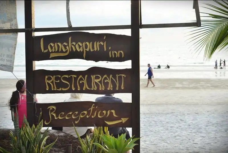 LANGKAPURI INN