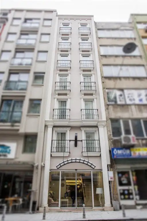 MR. BIRD HOTEL