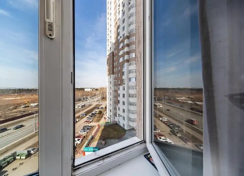 ДОМ ДОСТУПНО НА КОСМОНАВТОВ 215