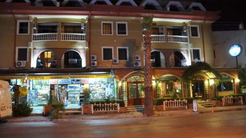 MAXWELL HOLIDAY CLUB