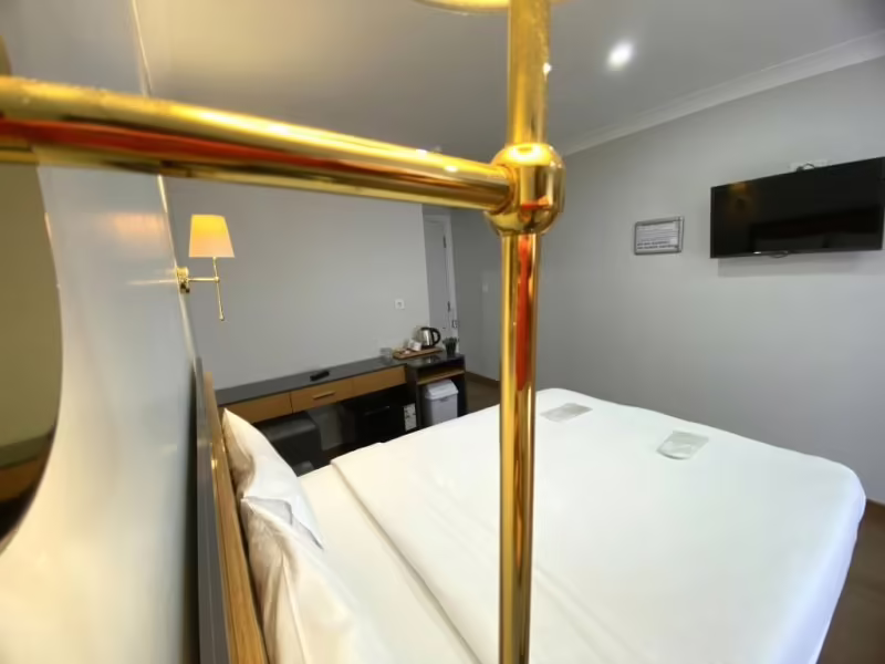 INALENS AIRPORT HOTEL