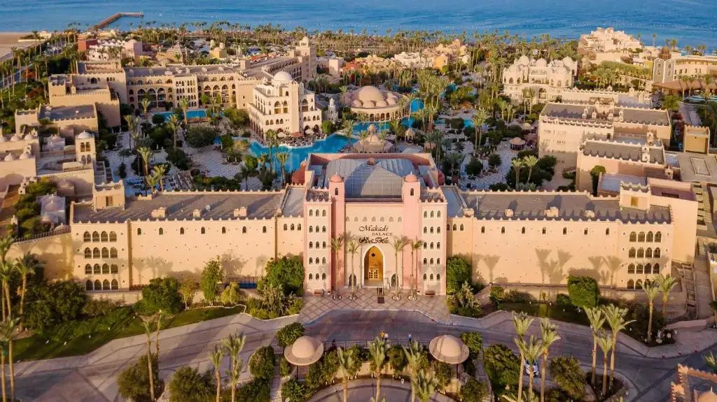 MAKADI PALACE