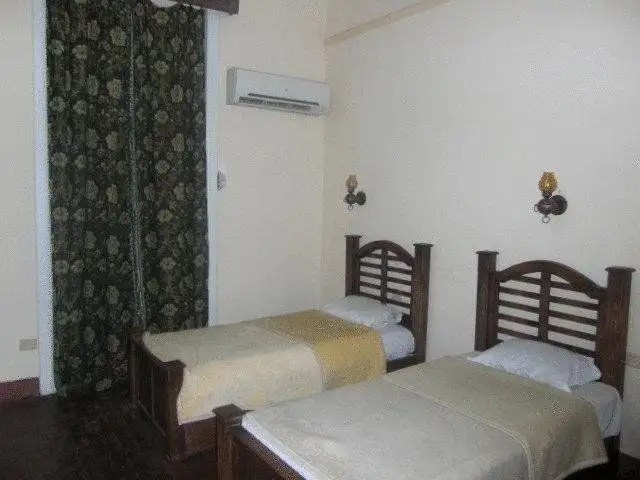 GRESHAM HOTEL