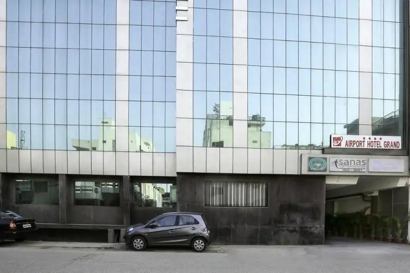 AIRPORT HOTEL GRAND