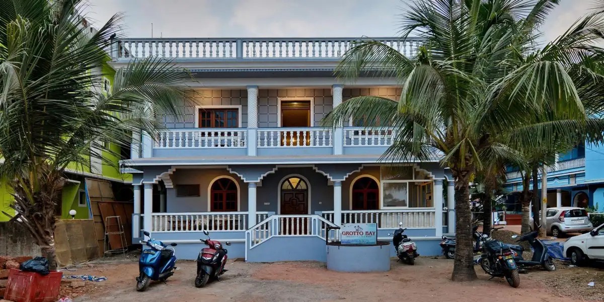 GROTTO BAY HOLIDAY HOMES