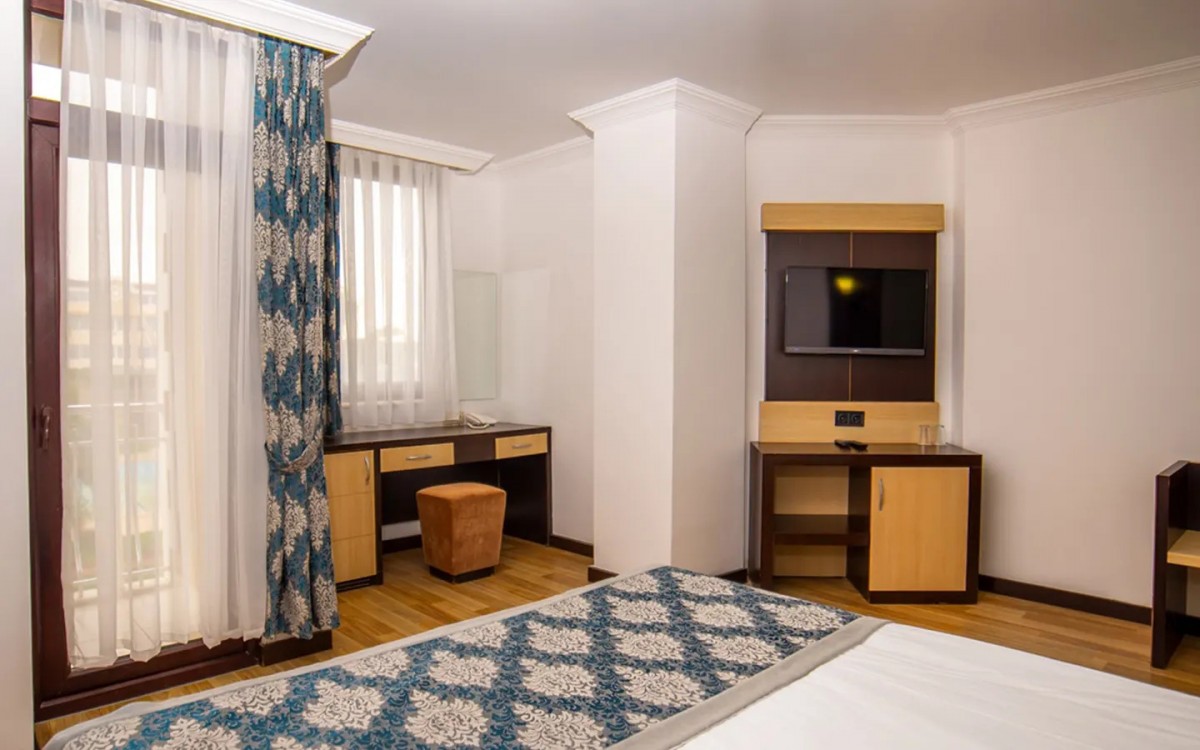 AMON HOTELS 
