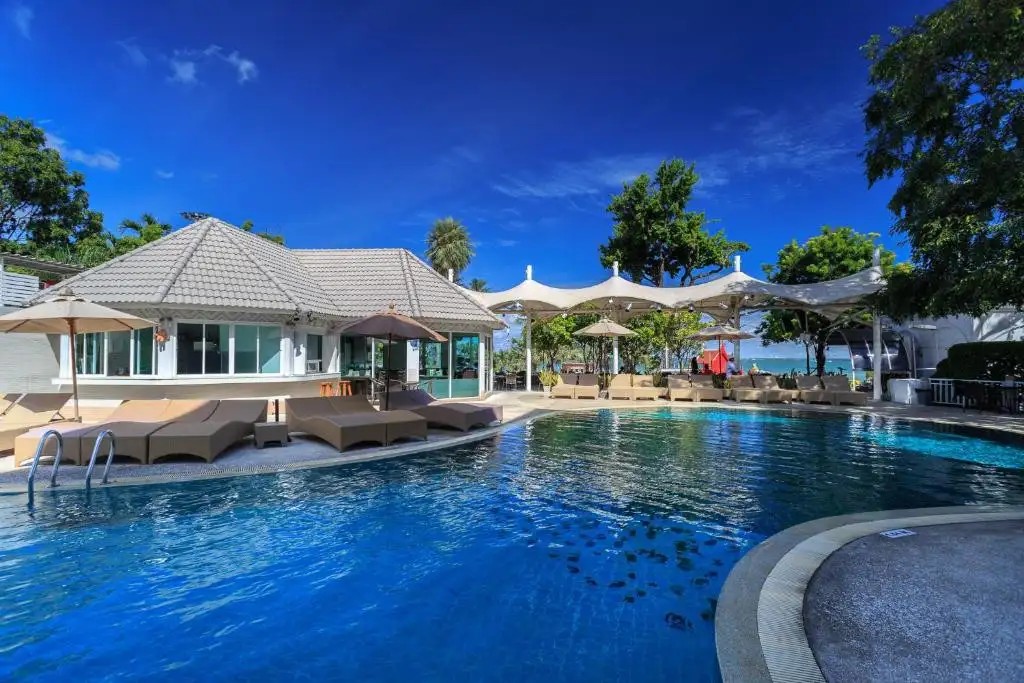 DISCOVERY BEACH HOTEL