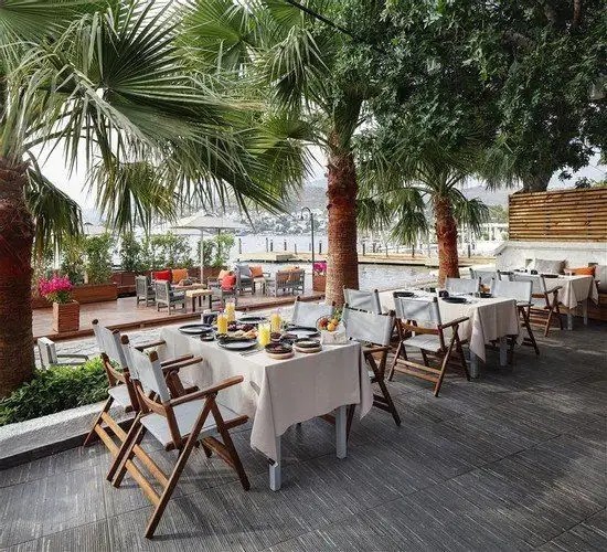 GALEN HOTEL & BEACH