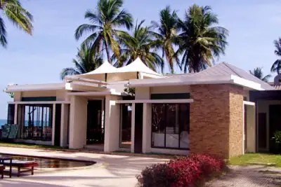 GOLDEN SANDS BEACH RESORT