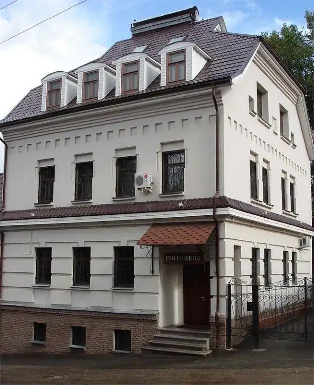 У ДОМИКА ПЕТРА