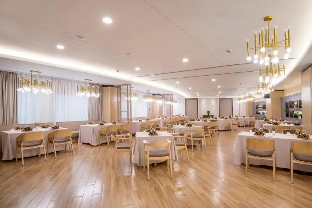 JIN JIANG PINE CITY HOTEL
