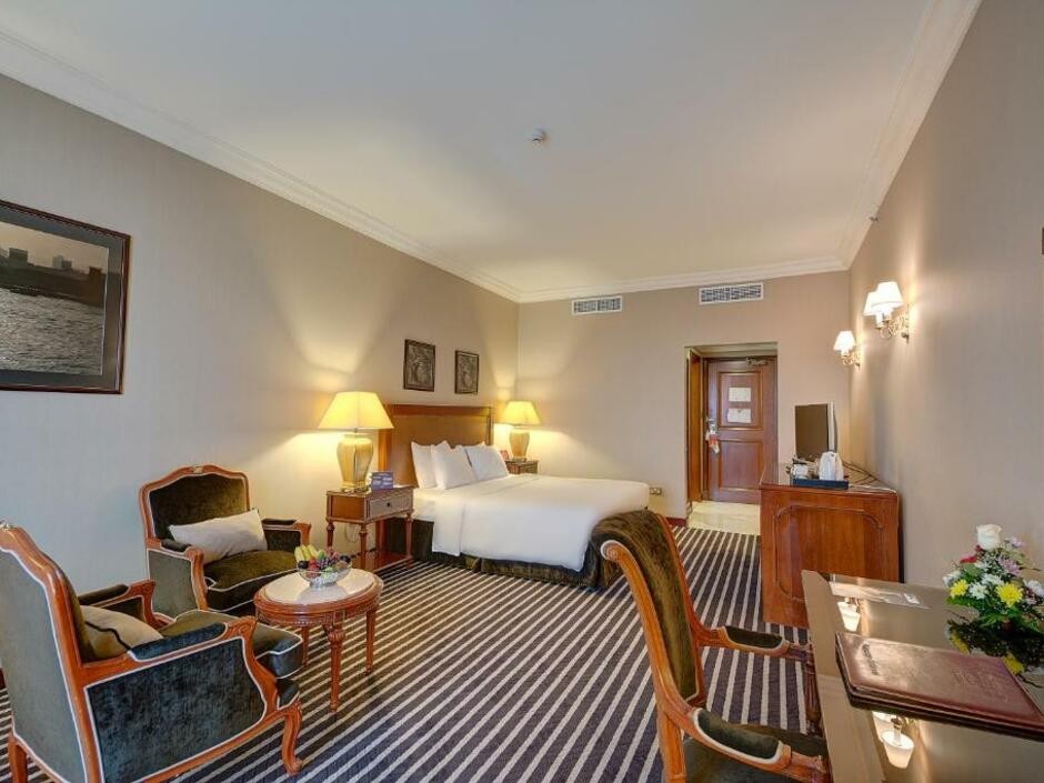 ROYAL ASCOT HOTEL