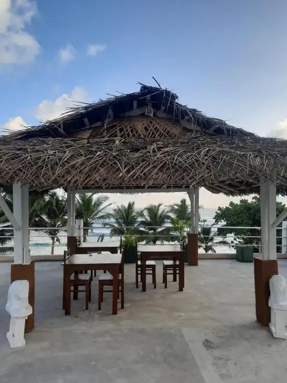 WHITE SURFING BEACH RESORT