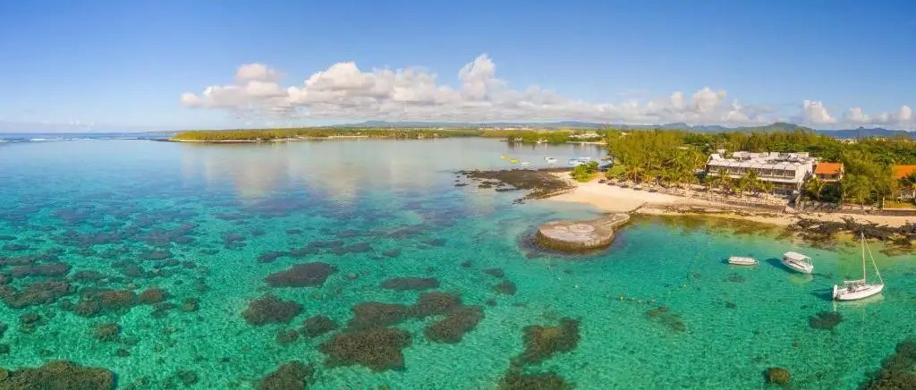 LE PENINSULA BAY BEACH RESORT & SPA