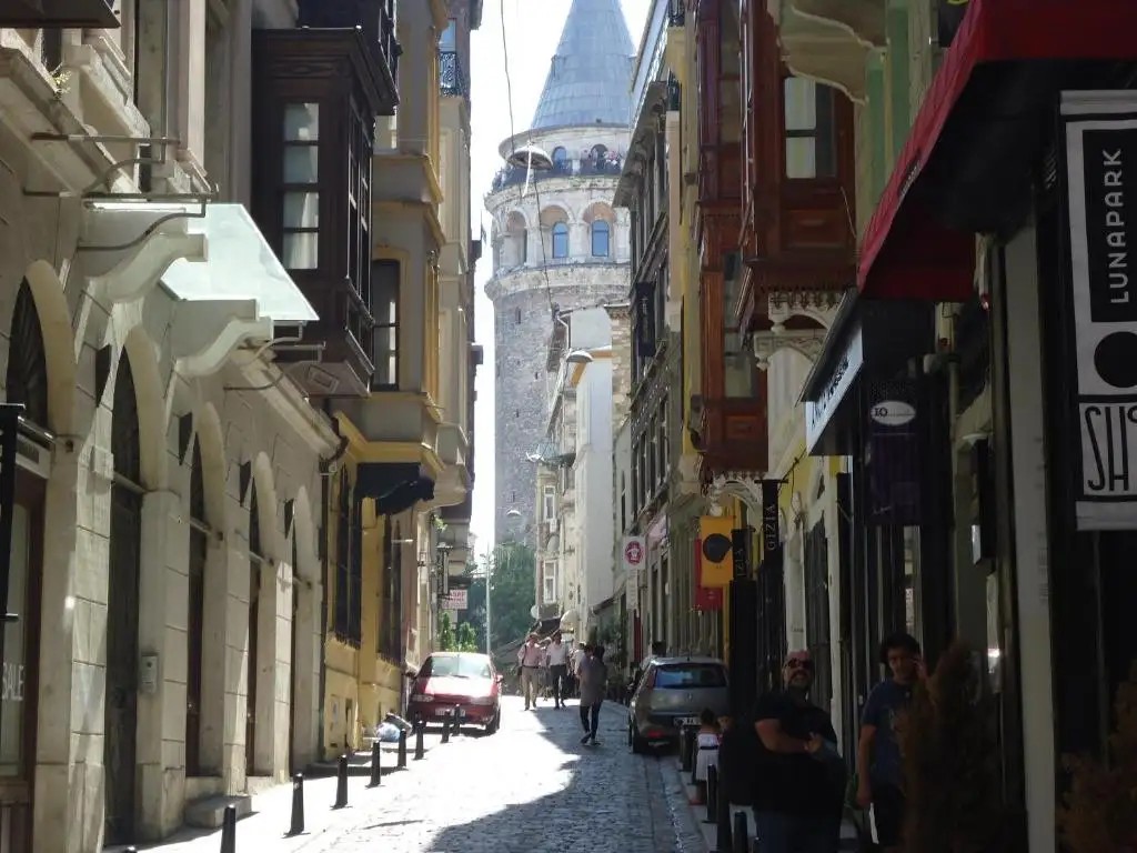 MERODDI GALATA MANSION