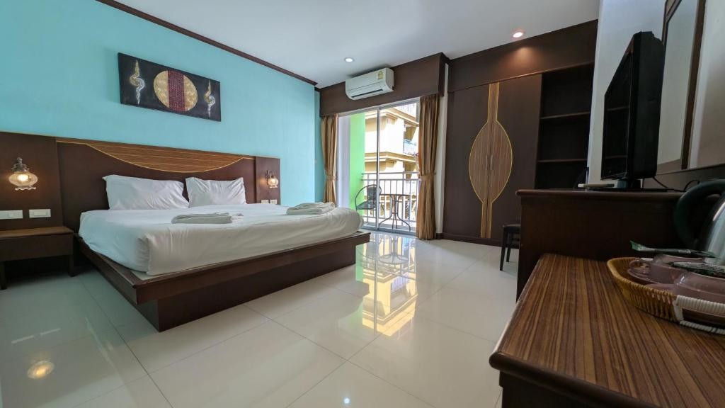 ISSARA PATONG BEACH (EX. SHARAYA BOUTIQUE)