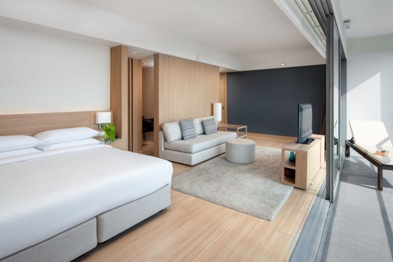 suite with balcony